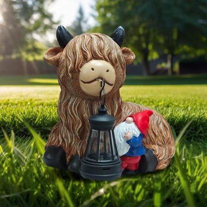 Solar Highland Cow Gnome with Lantern – Funny Resin Garden Statue with Solar Light, Outdoor Yard & Patio Decoration, Unique Gift