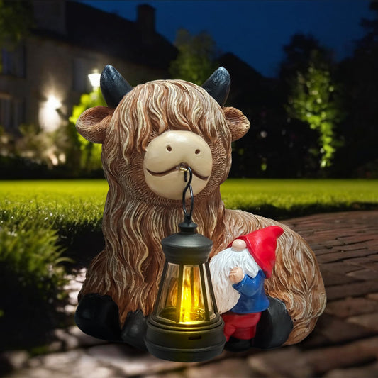 Solar Highland Cow Gnome with Lantern – Funny Resin Garden Statue with Solar Light, Outdoor Yard & Patio Decoration, Unique Gift